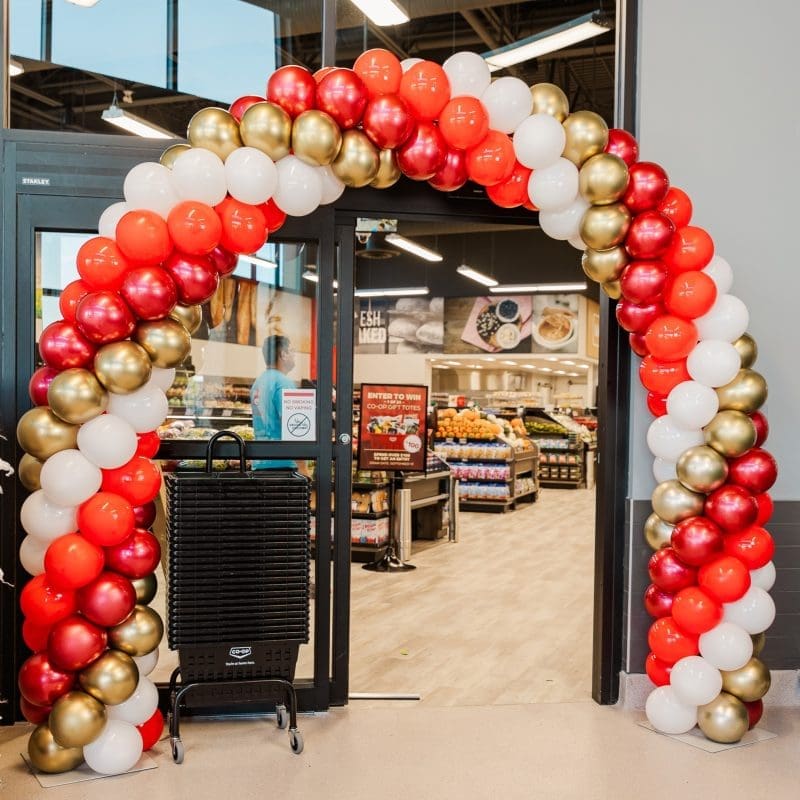 Classic Balloon Arch in red