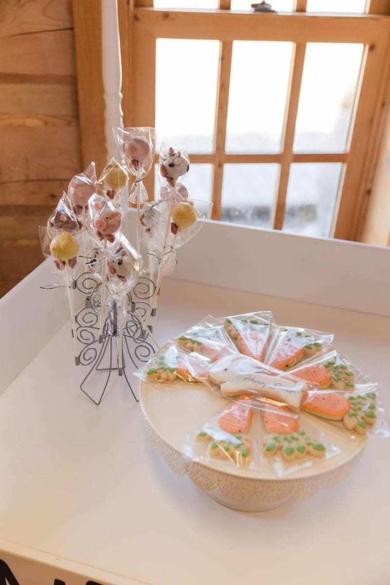 Sweet Cart Rental with Custom Balloon Garland